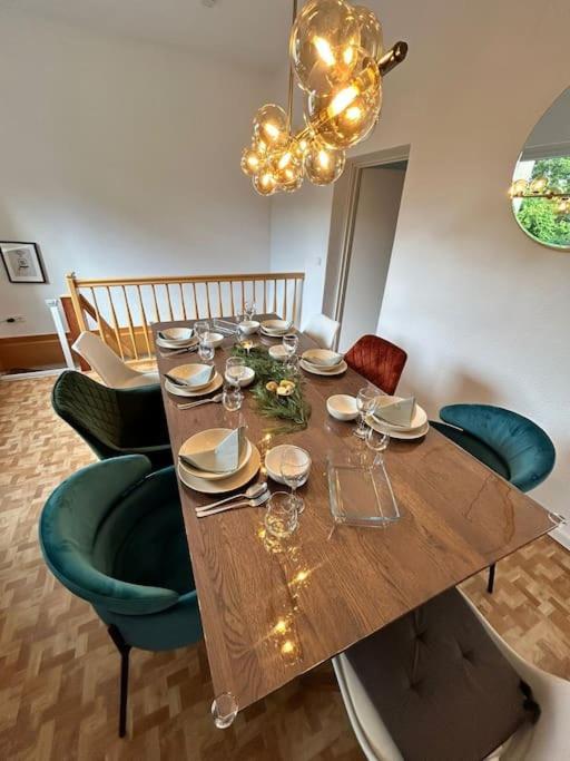 Duplex Apartment Ullstein- 4 Bedrooms, 2 Bathrooms, Living Room, 2 Parking Spaces, Boxspringbeds, Family & Business Apartment! 베를린 외부 사진